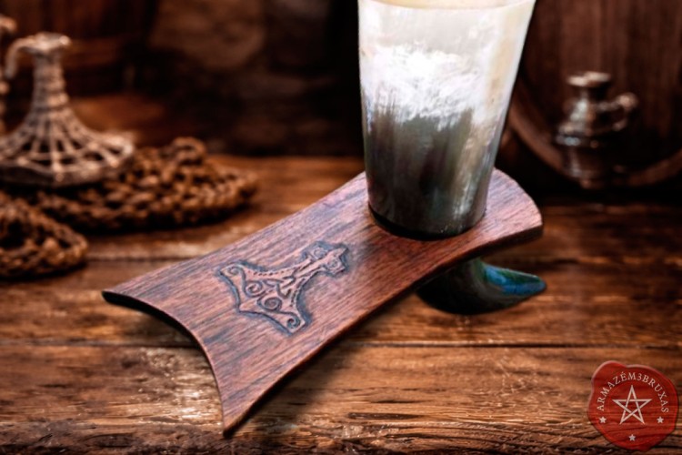 Expositor Drinking Horn | Mjölnir